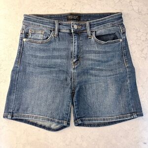 Judy Blue Classic Blue Denim Shorts Size Medium